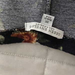 3X Green Envelope scoop neck sweater with handkerchief hem. Black with roses